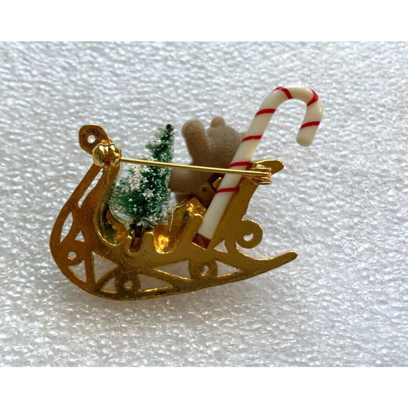 Vintage Christmas Sleigh Ride Brooch Pin Bottle Brush Tree Candy Cane Teddy Bear - Picture 4 of 4
